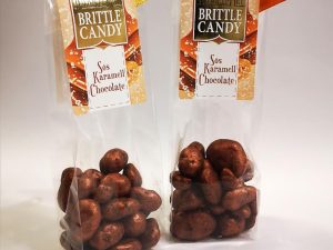 S&oacute;s-karamell&aacute;s &eacute;tcsokol&aacute;d&eacute;s f&ouml;ldimogyor&oacute;s drazs&eacute; 90 g