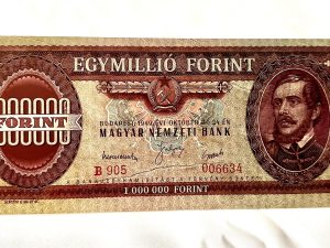 Egymillió Forint táblás Tejcsokoládé 70g