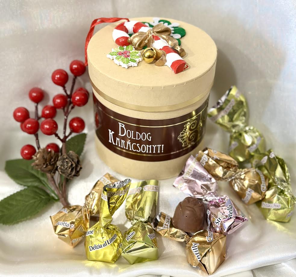 Karácsonyi Vegyes Pralinék ( henger dobozban ) 150g